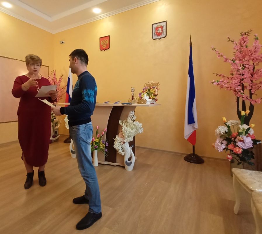 Сегодня мы расскажем о блоке мероприятий отделов ЗАГС Крыма, посвящённом прекрасному празднику Международному женскому дню. Сегодня мы расскажем о блоке мероприятий отделов ЗАГС Крыма, посвящённом прекрасному празднику Международному женскому дню.