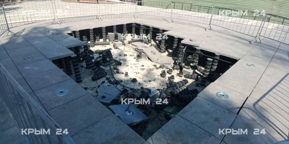 Сломанный светомузыкальный фонтан в Феодосии планируют починить в ближайшее время Сломанный светомузыкальный фонтан в Феодосии планируют починить в ближайшее время