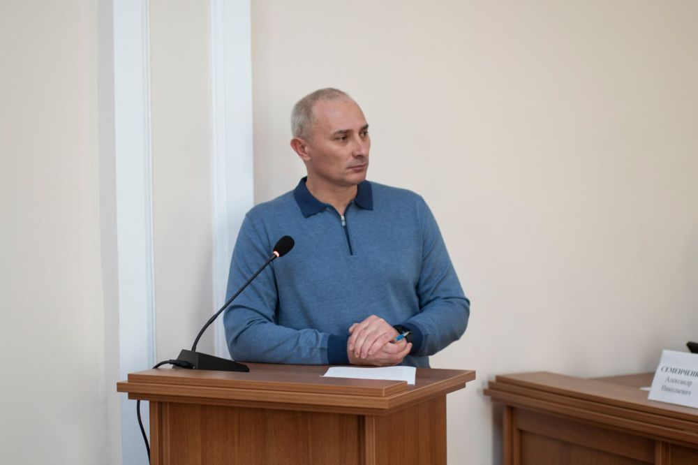 В Симферополе состоялось оперативно-хозяйственное совещание, в ходе которого руководители структурных подразделений отчитались о проделанной работе В Симферополе состоялось оперативно-хозяйственное совещание, в ходе которого руководители структурных подразделений отчитались о проделанной работе