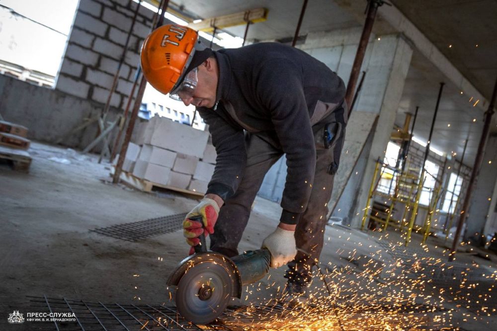 В Симферополе продолжается реконструкция учебного корпуса Института экономики и управления В Симферополе продолжается реконструкция учебного корпуса Института экономики и управления