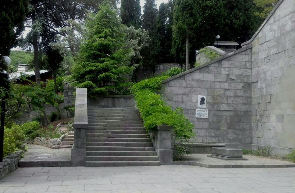 В этот день 165 лет назад родился известный армянский художник Вардгес Акопович Суреньянц (1860-1921) В этот день 165 лет назад родился известный армянский художник Вардгес Акопович Суреньянц (1860-1921)