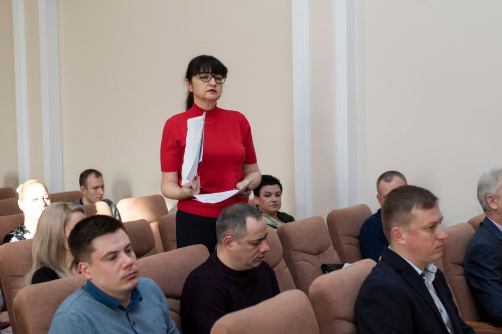 В Симферополе состоялось оперативно-хозяйственное совещание, в ходе которого руководители структурных подразделений отчитались о проделанной работе В Симферополе состоялось оперативно-хозяйственное совещание, в ходе которого руководители структурных подразделений отчитались о проделанной работе