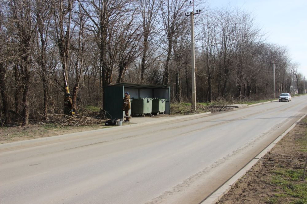 #жкх. Стартовали работы по занижению газонов. С установлением теплой погоды подрядная организация приступила к снятию лишнего грунта. Сегодня газоны выравнивали на ул. Ворошилова. Понижение уровня грунта направлено на... #жкх. Стартовали работы по занижению газонов. С установлением теплой погоды подрядная организация приступила к снятию лишнего грунта. Сегодня газоны выравнивали на ул. Ворошилова. Понижение уровня грунта направлено на...