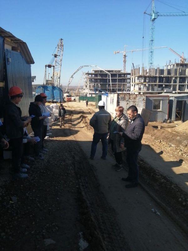 В Симферополе прошла встреча с иностранными гражданами, которые осуществляют трудовую деятельность В Симферополе прошла встреча с иностранными гражданами, которые осуществляют трудовую деятельность