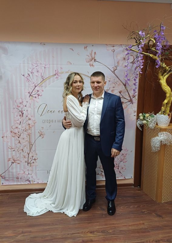 Одними из завершающих праздничных мероприятий стали торжественные бракосочетания в Ялтинском городском отделе ЗАГС Одними из завершающих праздничных мероприятий стали торжественные бракосочетания в Ялтинском городском отделе ЗАГС