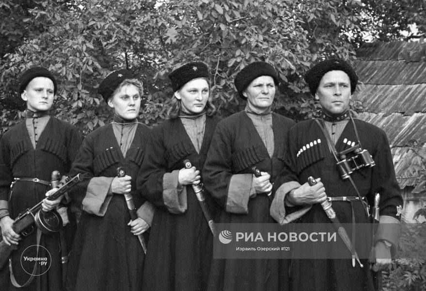 В спецпроекте «Фотоальбом Победы» мы каждый день публикуем небольшую подборку фотографий военных лет В спецпроекте «Фотоальбом Победы» мы каждый день публикуем небольшую подборку фотографий военных лет