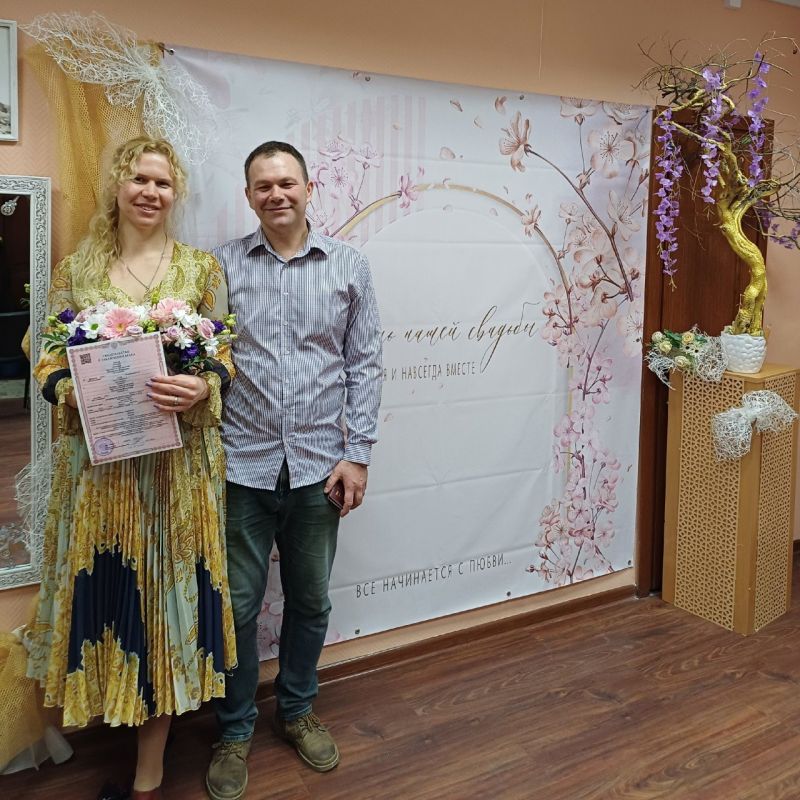 Одними из завершающих праздничных мероприятий стали торжественные бракосочетания в Ялтинском городском отделе ЗАГС Одними из завершающих праздничных мероприятий стали торжественные бракосочетания в Ялтинском городском отделе ЗАГС