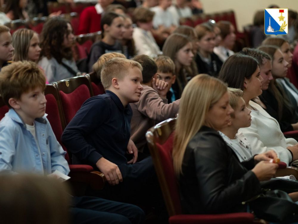 А вы знали, что в театре им. Луначарского проходят «Студенческие вторники» А вы знали, что в театре им. Луначарского проходят «Студенческие вторники»