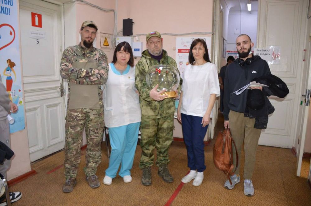 Константин Шимановский: Дан старт донорской акции «Мы вместе! Крым и Россия» Константин Шимановский: Дан старт донорской акции «Мы вместе! Крым и Россия»