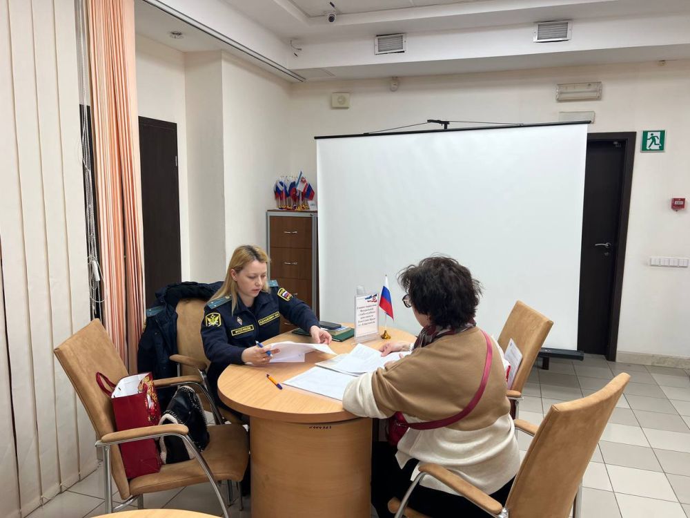 В конференц-зале Министерства юстиции Республики Крым состоялся Единый день оказания гражданам бесплатной юридической помощи, приуроченный ко Дню Общекрымского референдума 2014 года и Дню воссоединения Крыма с Россией В конференц-зале Министерства юстиции Республики Крым состоялся Единый день оказания гражданам бесплатной юридической помощи, приуроченный ко Дню Общекрымского референдума 2014 года и Дню воссоединения Крыма с Россией