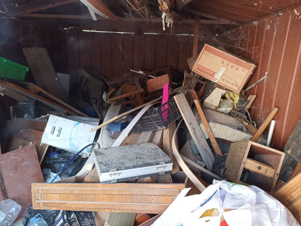 В Ялте на ул. Блюхера продолжается снос незаконных гаражей В Ялте на ул. Блюхера продолжается снос незаконных гаражей