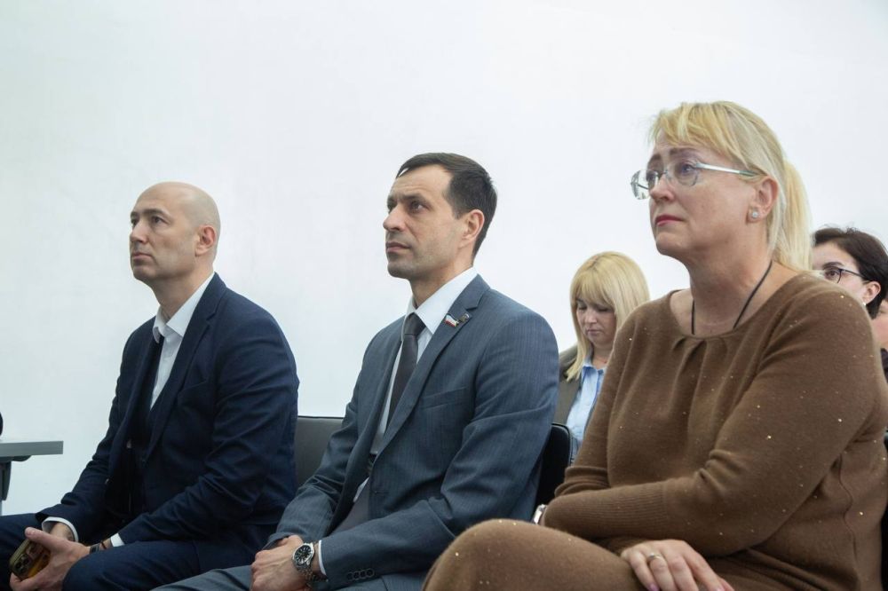 В Симферополе начался очередной поток образовательного курса «СВОё дело» для ветеранов специальной военной операции и их семей, заинтересованных в открытии собственного дела В Симферополе начался очередной поток образовательного курса «СВОё дело» для ветеранов специальной военной операции и их семей, заинтересованных в открытии собственного дела