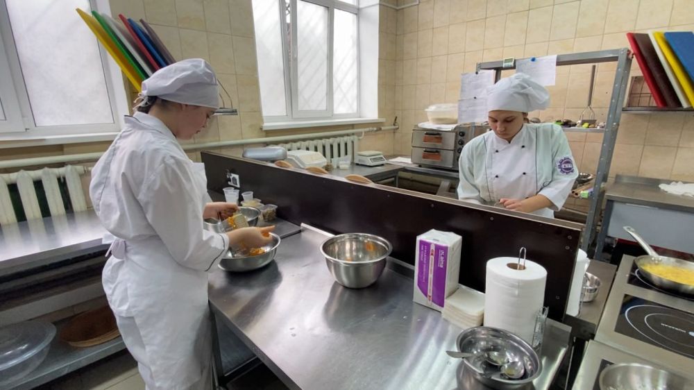 Республиканский этап Чемпионата по профессиональному мастерству «Профессионалы» провели на базе Симферопольского колледжа сферы обслуживания и дизайна Республиканский этап Чемпионата по профессиональному мастерству «Профессионалы» провели на базе Симферопольского колледжа сферы обслуживания и дизайна