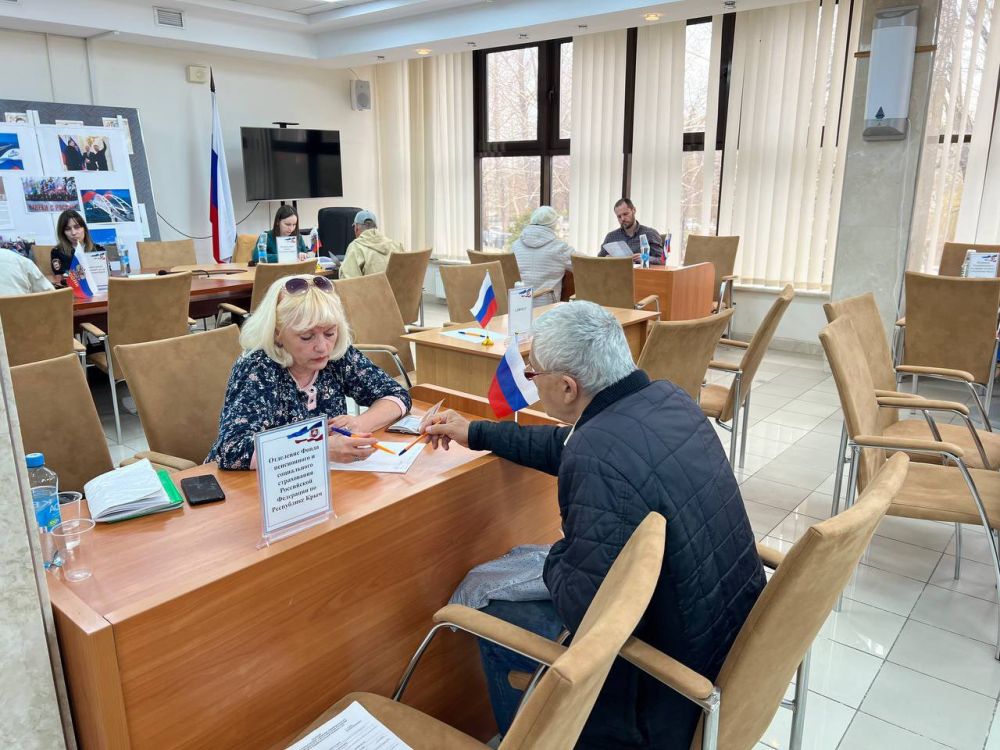 В конференц-зале Министерства юстиции Республики Крым состоялся Единый день оказания гражданам бесплатной юридической помощи, приуроченный ко Дню Общекрымского референдума 2014 года и Дню воссоединения Крыма с Россией В конференц-зале Министерства юстиции Республики Крым состоялся Единый день оказания гражданам бесплатной юридической помощи, приуроченный ко Дню Общекрымского референдума 2014 года и Дню воссоединения Крыма с Россией