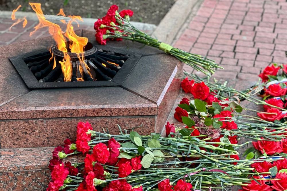 Владимир Немцев: В Севастополе у Мемориала в честь героической обороны 1941–1942 годов состоялась торжественная встреча Эстафеты Победы Владимир Немцев: В Севастополе у Мемориала в честь героической обороны 1941–1942 годов состоялась торжественная встреча Эстафеты Победы