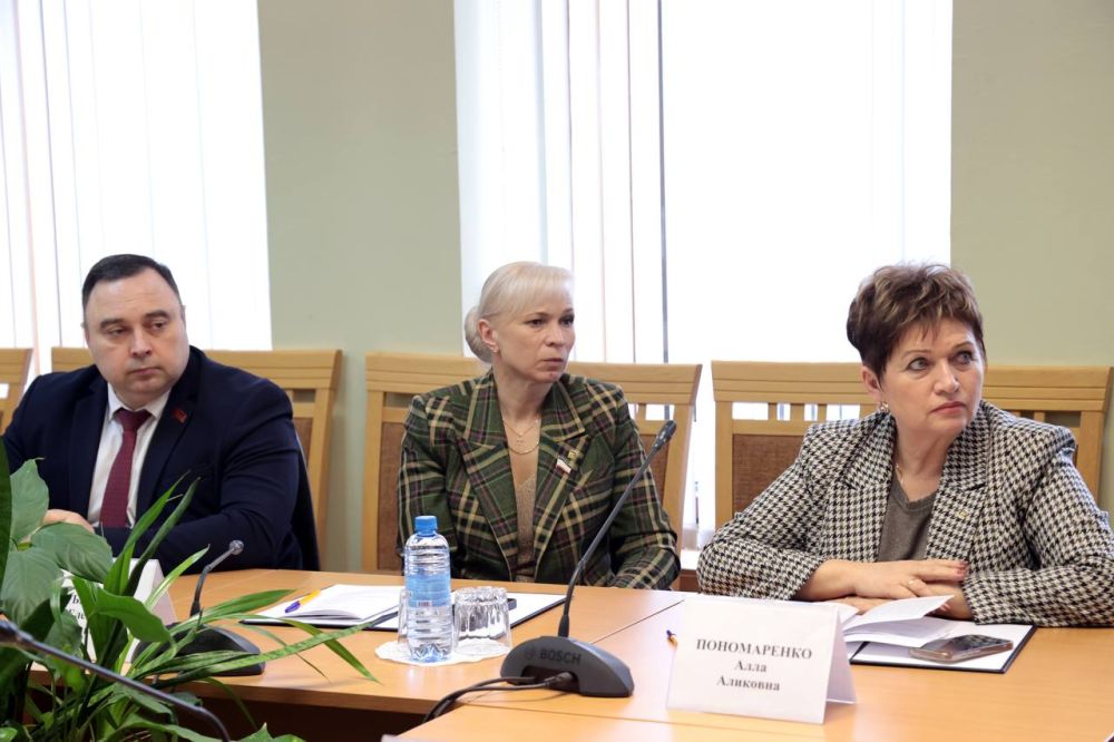 Комитет ГС РК по социальной политике под председательством Жанны Хуторенко поддержал изменения в федеральное законодательство в части соцзащиты отдельных категорий граждан Комитет ГС РК по социальной политике под председательством Жанны Хуторенко поддержал изменения в федеральное законодательство в части соцзащиты отдельных категорий граждан
