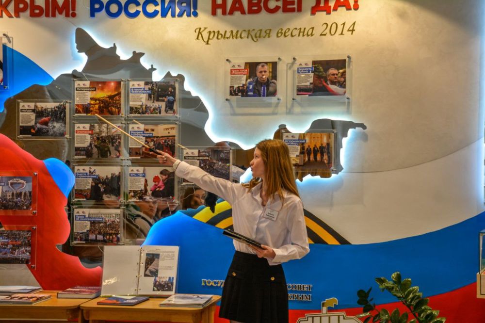 Владимир Константинов: В преддверии 11-й годовщины возвращения Крыма в Россию провел парламентские уроки в школе поселка Научный Бахчисарайского района и в гимназии-школе-саду «Консоль» Владимир Константинов: В преддверии 11-й годовщины возвращения Крыма в Россию провел парламентские уроки в школе поселка Научный Бахчисарайского района и в гимназии-школе-саду «Консоль»