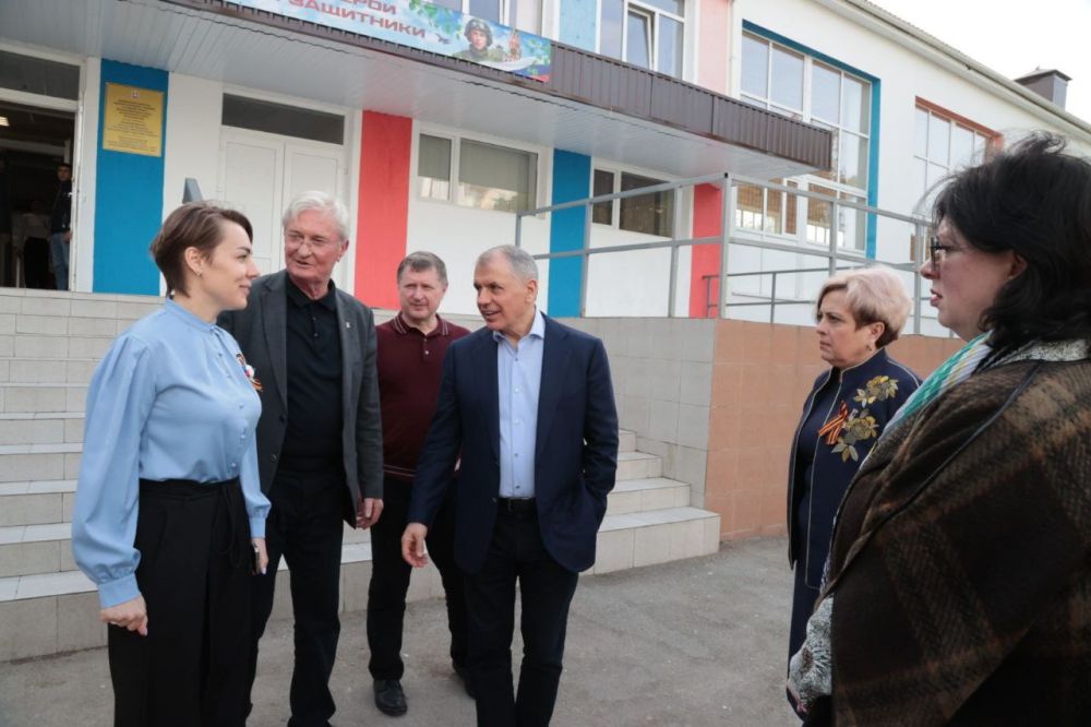 Владимир Константинов: В ходе рабочей поездки в Бахчисарайский район посетил социальные и культурные объекты, осмотрел ход благоустройства общественной территории: Владимир Константинов: В ходе рабочей поездки в Бахчисарайский район посетил социальные и культурные объекты, осмотрел ход благоустройства общественной территории: