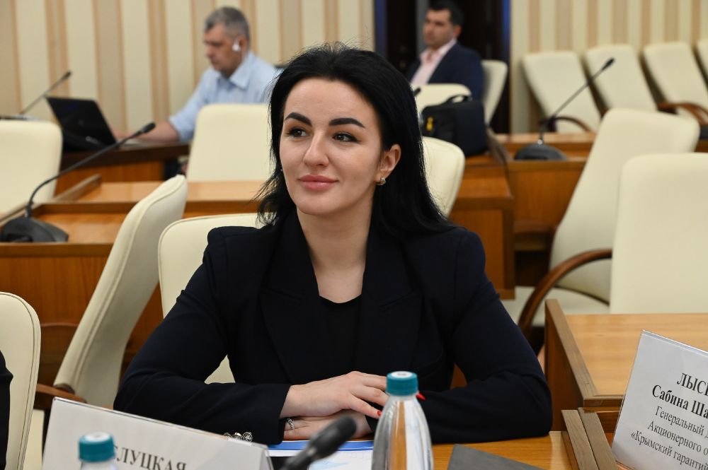 На рабочем совещании по вопросам социально-экономического развития региона первый заместитель министра экономического развития Республики Крым Роман Хитущенко рассказал об итогах работы Минэкономразвития РК в 2024 году и... На рабочем совещании по вопросам социально-экономического развития региона первый заместитель министра экономического развития Республики Крым Роман Хитущенко рассказал об итогах работы Минэкономразвития РК в 2024 году и...