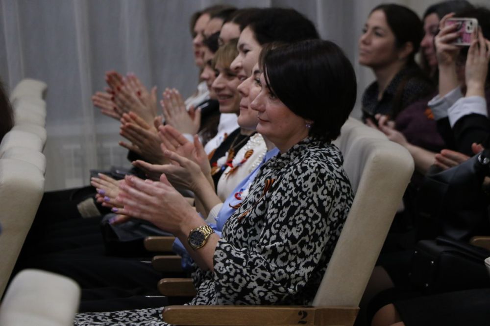 Ольга Урайкина: Председатель Государственного совета Республики Крым Владимир Константинов в торжественной обстановке вручил юбилейную медаль «80 лет Победы в Великой Отечественной войне 1941-1945 гг.», изданную по... Ольга Урайкина: Председатель Государственного совета Республики Крым Владимир Константинов в торжественной обстановке вручил юбилейную медаль «80 лет Победы в Великой Отечественной войне 1941-1945 гг.», изданную по...