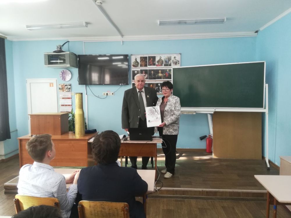 13 марта в МБОУ «Гимназия 1 им. И.В. Курчатова» прошел Парламентский урок, приуроченный к 11-й годовщине Воссоединения Крыма с Россией 13 марта в МБОУ «Гимназия 1 им. И.В. Курчатова» прошел Парламентский урок, приуроченный к 11-й годовщине Воссоединения Крыма с Россией