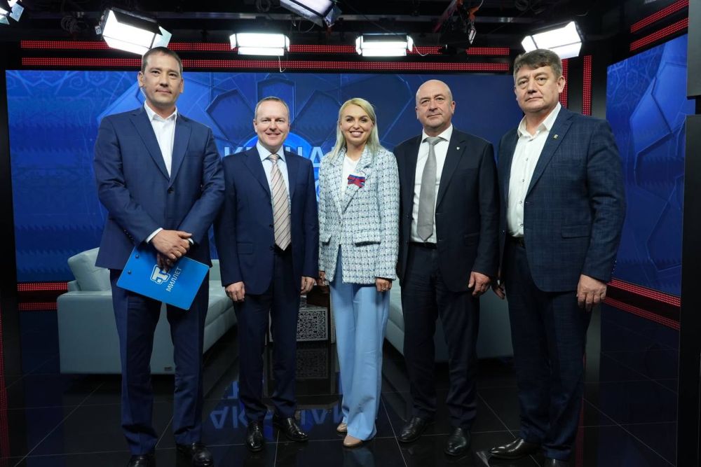 Михаил Назаров: Принял участие в качестве гостя телепередачи «Вечерний кофе», которая вышла на телеканале «Миллет» Михаил Назаров: Принял участие в качестве гостя телепередачи «Вечерний кофе», которая вышла на телеканале «Миллет»