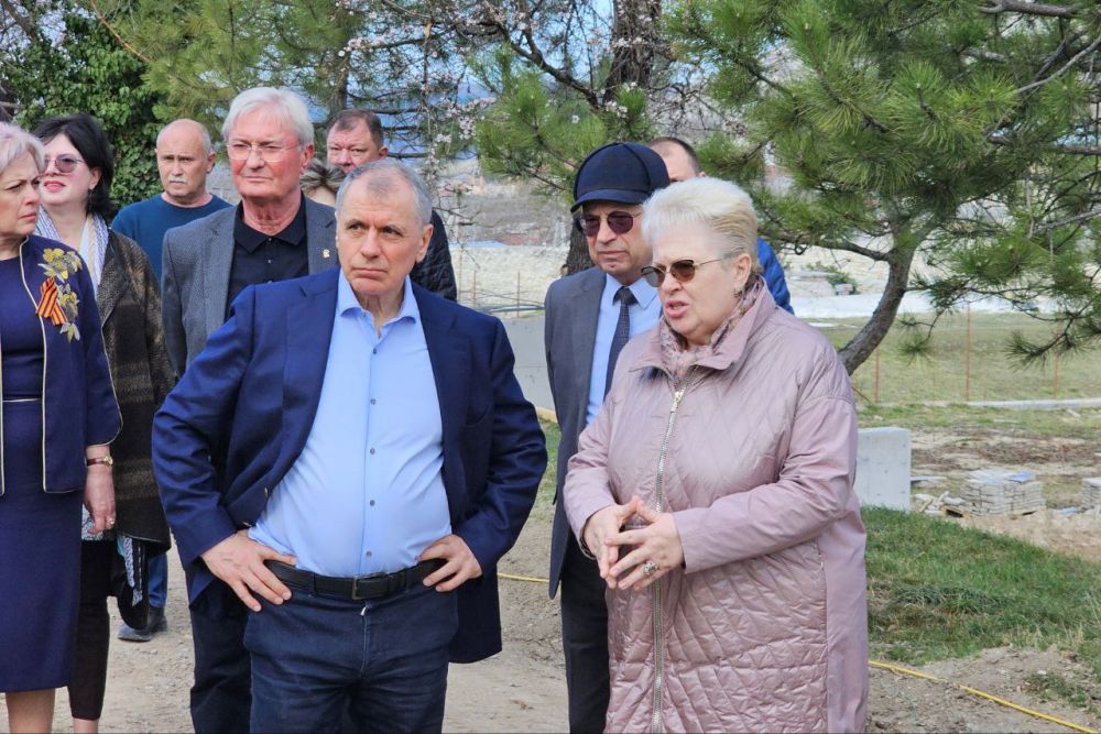 Владимир Константинов: В ходе рабочей поездки в Бахчисарайский район посетил социальные и культурные объекты, осмотрел ход благоустройства общественной территории: Владимир Константинов: В ходе рабочей поездки в Бахчисарайский район посетил социальные и культурные объекты, осмотрел ход благоустройства общественной территории:
