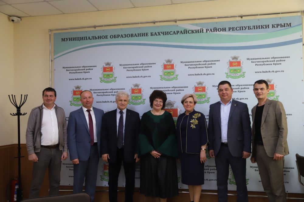 В администрации Бахчисарайского района состоялось подписание соглашения между Новоайдарским муниципальным округом Луганской Народной Республики и Бахчисарайским районом Республики Крым В администрации Бахчисарайского района состоялось подписание соглашения между Новоайдарским муниципальным округом Луганской Народной Республики и Бахчисарайским районом Республики Крым