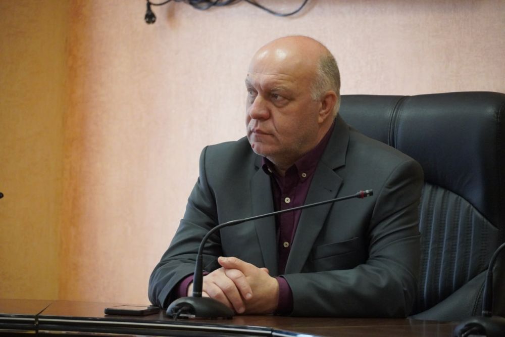 В Керчи наградили сотрудников жилищно-коммунальной сферы В Керчи наградили сотрудников жилищно-коммунальной сферы