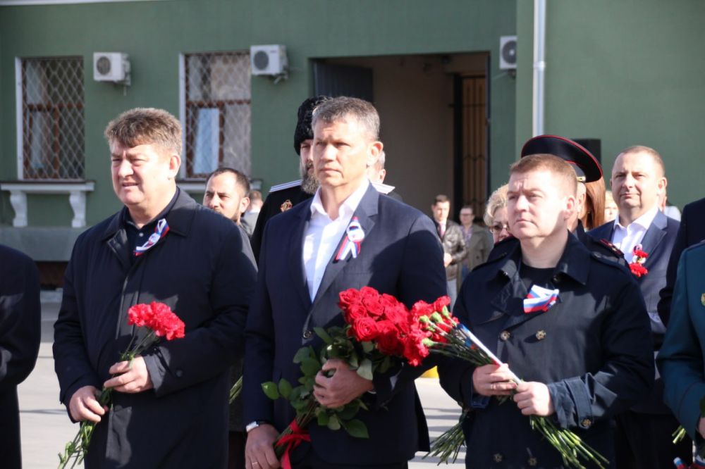11-летие Крымской весны отмечают в Симферополе 11-летие Крымской весны отмечают в Симферополе