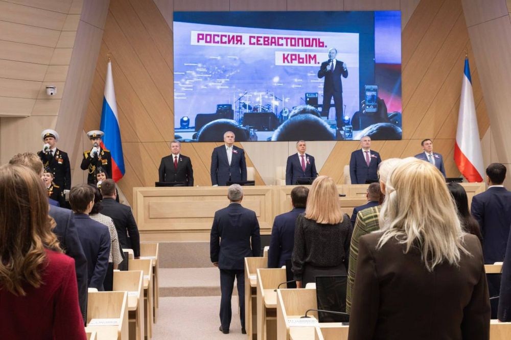 Альберт Куршутов: В преддверии годовщины Общекрымского референдума 2014 года и Дня воссоединения Крыма с Россией возложили цветы к памятнику «Народному ополчению всех времен» и к памятнику «Вежливым людям», а в Крымском... Альберт Куршутов: В преддверии годовщины Общекрымского референдума 2014 года и Дня воссоединения Крыма с Россией возложили цветы к памятнику «Народному ополчению всех времен» и к памятнику «Вежливым людям», а в Крымском...