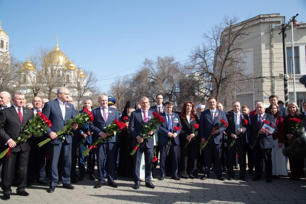 В Крыму отмечают 11-ю годовщину воссоединения с Россией В Крыму отмечают 11-ю годовщину воссоединения с Россией