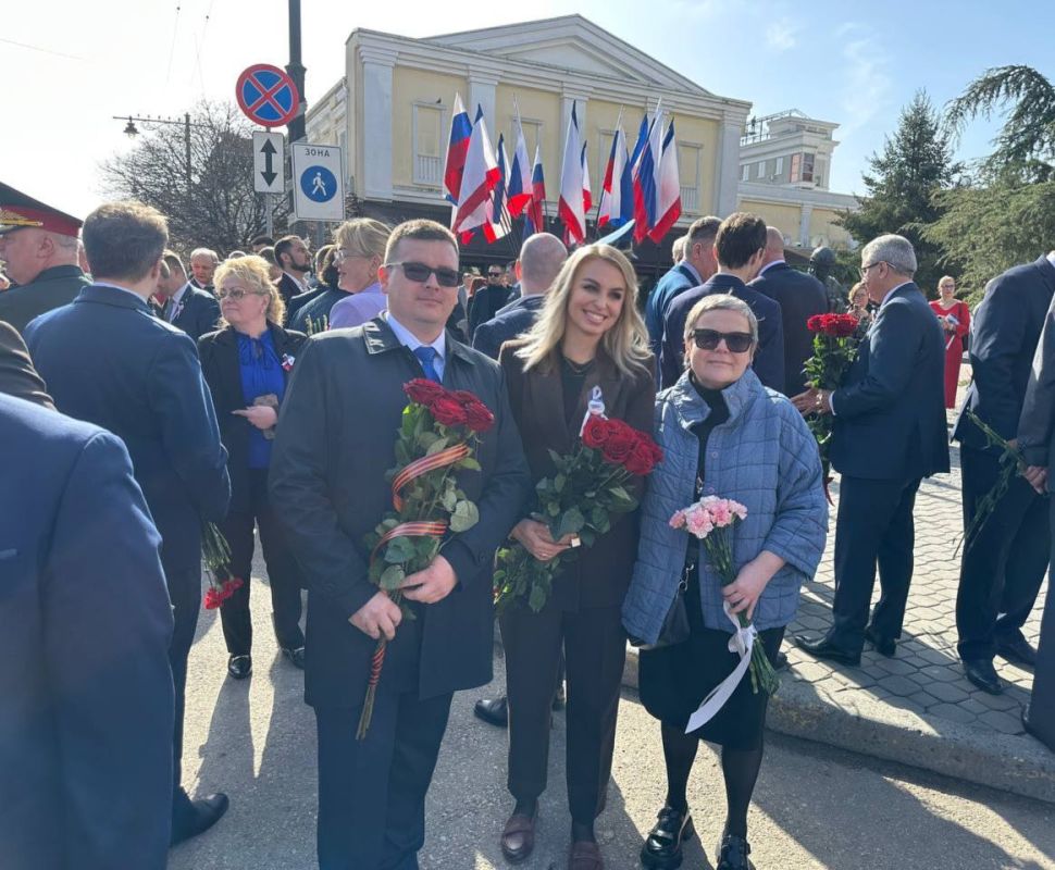 Анастасия Гридчина: В Крыму торжественно отмечают одиннадцатую годовщину воссоединения Крыма с Российской Федерацией Анастасия Гридчина: В Крыму торжественно отмечают одиннадцатую годовщину воссоединения Крыма с Российской Федерацией