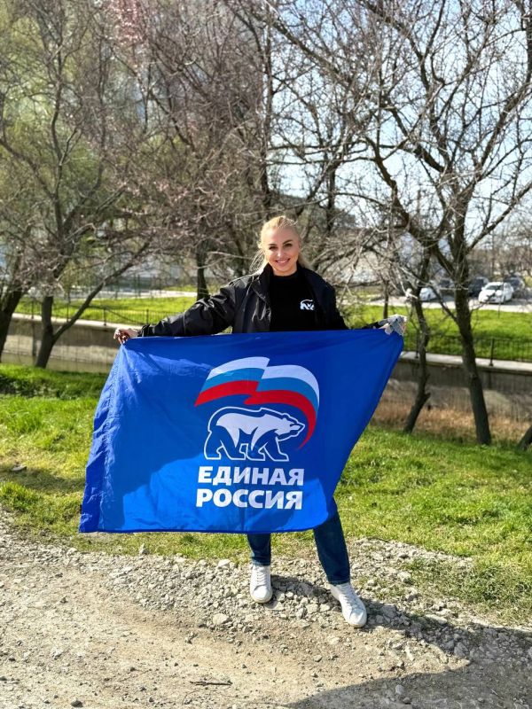 Анастасия Гридчина: Сегодня вместе с депутатом городского совета г. Симферополя Сергеем Беликом организовали субботник в п. Комсомольское, вдоль русла реки Салгир Анастасия Гридчина: Сегодня вместе с депутатом городского совета г. Симферополя Сергеем Беликом организовали субботник в п. Комсомольское, вдоль русла реки Салгир