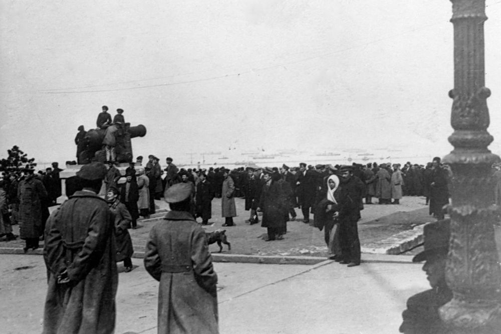 Юлия Витязева: На фоне заявлений Макрона о размещении иностранных «миротворцев» в той же Одессе, сразу вспоминается Антанта, цель которой заключалась в том, чтобы не допустить «экспорта большевистской революции» в... Юлия Витязева: На фоне заявлений Макрона о размещении иностранных «миротворцев» в той же Одессе, сразу вспоминается Антанта, цель которой заключалась в том, чтобы не допустить «экспорта большевистской революции» в...