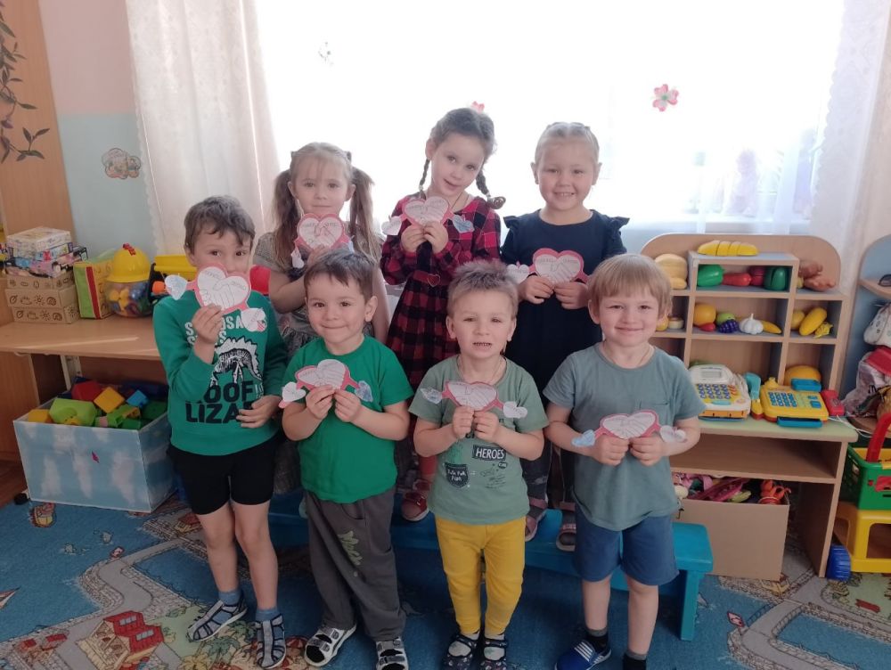 В ялтинских школах и садах встречают Крымскую весну В ялтинских школах и садах встречают Крымскую весну