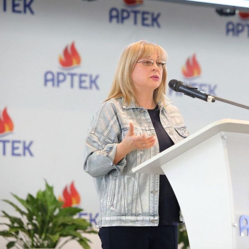 Глава ЦИК Элла Памфилова посетила «Артек» Глава ЦИК Элла Памфилова посетила «Артек»