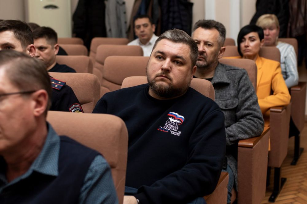 В Симферополе состоялось оперативно-хозяйственное совещание, в ходе которого руководители структурных подразделений отчитались о проделанной работе В Симферополе состоялось оперативно-хозяйственное совещание, в ходе которого руководители структурных подразделений отчитались о проделанной работе