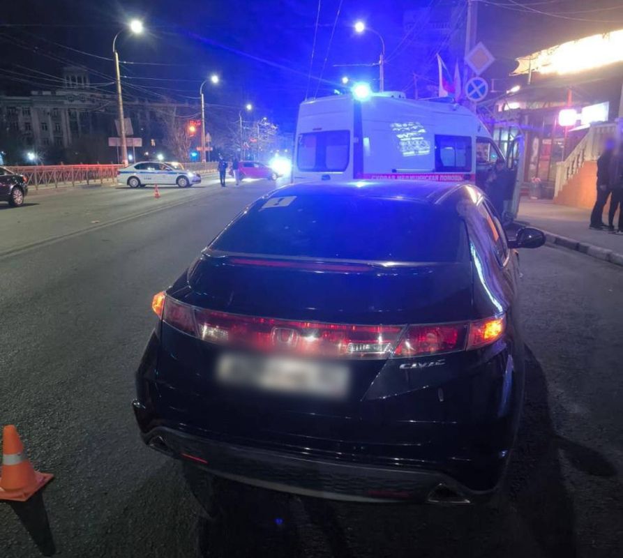 Сотрудники Госавтоинспекции г. Симферополя устанавливают обстоятельства смертельного ДТП Сотрудники Госавтоинспекции г. Симферополя устанавливают обстоятельства смертельного ДТП