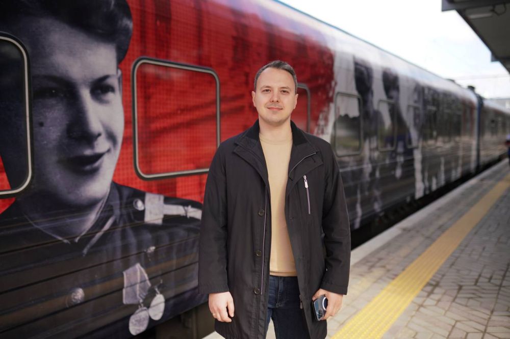 Алексей Зинченко: Исторический проект «Поезд Победы» уже второй день принимает симферопольцев! Алексей Зинченко: Исторический проект «Поезд Победы» уже второй день принимает симферопольцев!