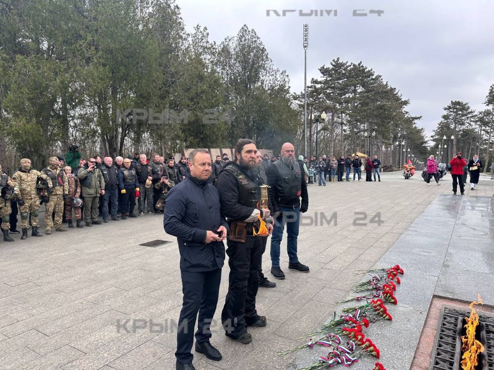 Частицу вечного огня участники мотоклуба «Ночные волки» доставят от Мемориального комплекса «Сапун-гора» в Севастополе на Мемориал в поселок Русское Калининградской области Частицу вечного огня участники мотоклуба «Ночные волки» доставят от Мемориального комплекса «Сапун-гора» в Севастополе на Мемориал в поселок Русское Калининградской области