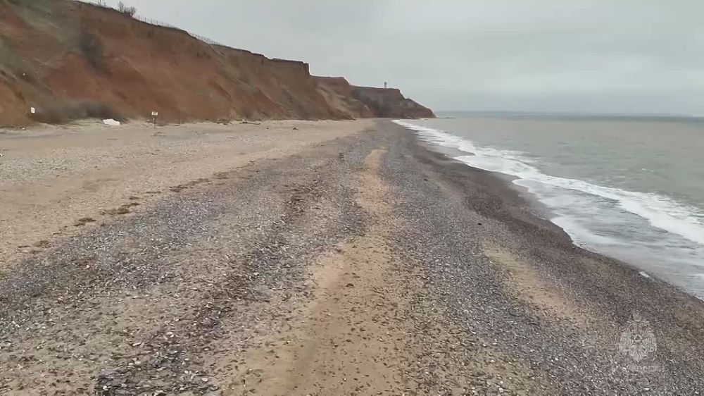 МЧС России продолжает ликвидировать последствия разлива нефтепродуктов