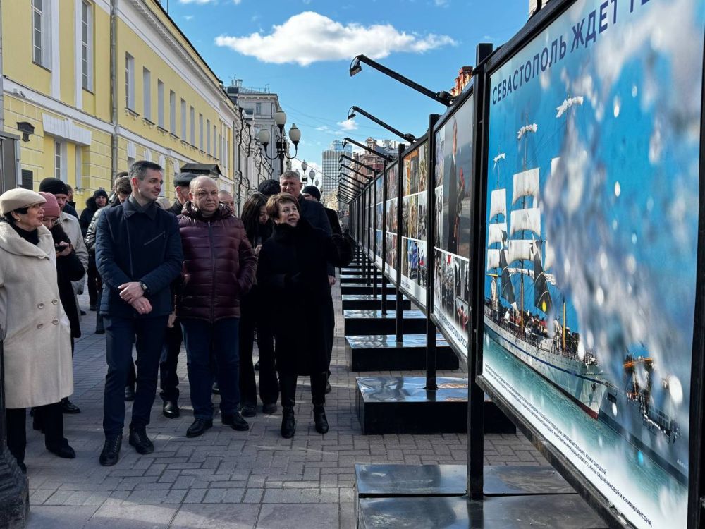 Екатерина Алтабаева: Сегодня приняла участие в открытии фотовыставки, посвященной одиннадцатой годовщине воссоединения Севастополя и Крыма с Россией Екатерина Алтабаева: Сегодня приняла участие в открытии фотовыставки, посвященной одиннадцатой годовщине воссоединения Севастополя и Крыма с Россией