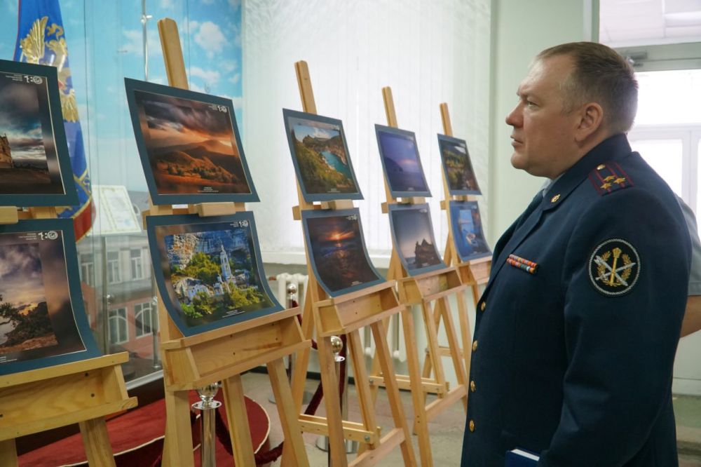 В УФСИН России по Алтайскому краю открылась фотовыставка, посвященная воссоединению Крыма и Севастополя с Россией 2 В УФСИН России по Алтайскому краю открылась фотовыставка, посвященная воссоединению Крыма и Севастополя с Россией 2