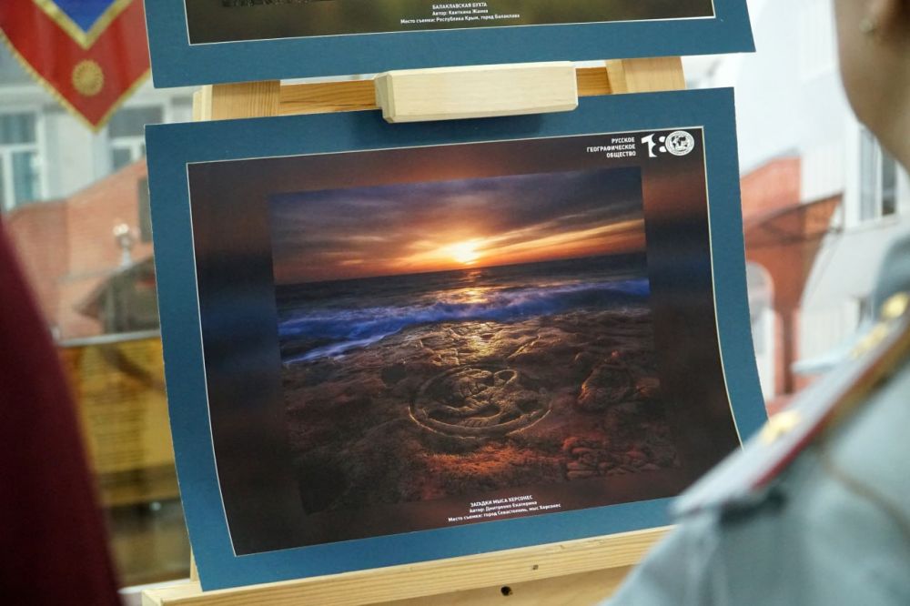В УФСИН России по Алтайскому краю открылась фотовыставка, посвященная воссоединению Крыма и Севастополя с Россией 2 В УФСИН России по Алтайскому краю открылась фотовыставка, посвященная воссоединению Крыма и Севастополя с Россией 2