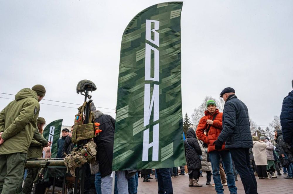 Курсанты Центра «ВОИН» Поздравили Крым с Днём Воссоединения Курсанты Центра «ВОИН» Поздравили Крым с Днём Воссоединения