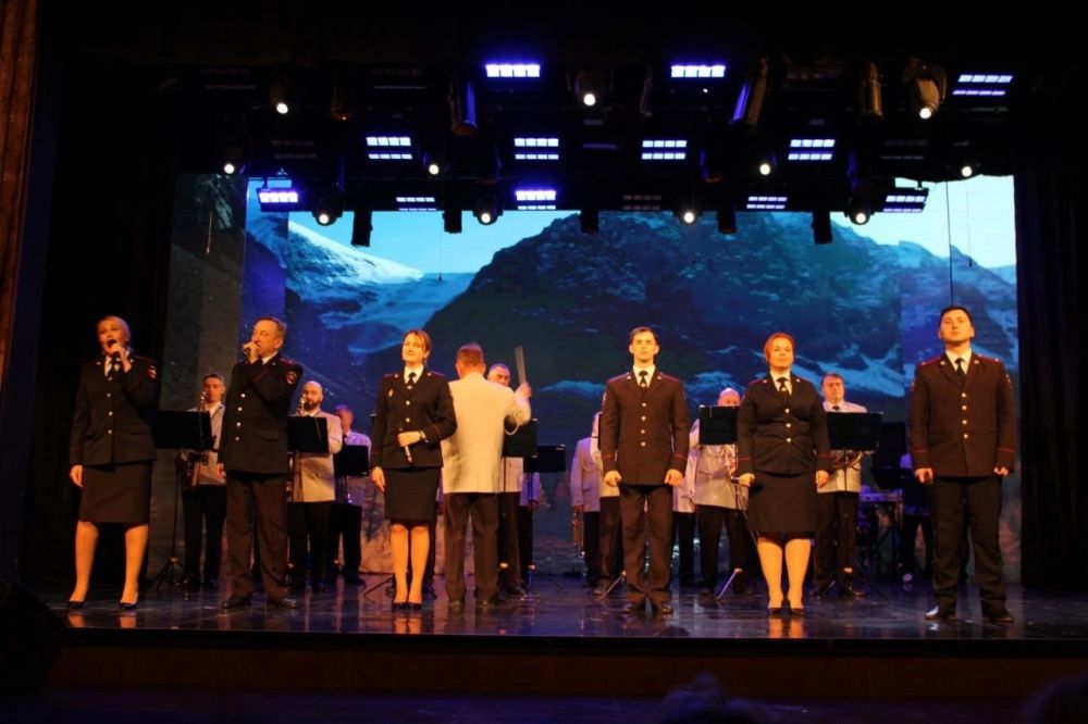 Коллектив Культурного центра МВД по Республике Крым принял участие в торжественном мероприятии, приуроченном годовщине воссоединения Крыма с Россией Коллектив Культурного центра МВД по Республике Крым принял участие в торжественном мероприятии, приуроченном годовщине воссоединения Крыма с Россией