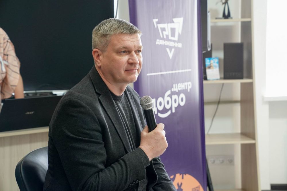 Александр Юрьев: Сегодня в Центре развития «ПРОдвижение» пообщался с евпаторийскими школьниками и студентами Александр Юрьев: Сегодня в Центре развития «ПРОдвижение» пообщался с евпаторийскими школьниками и студентами