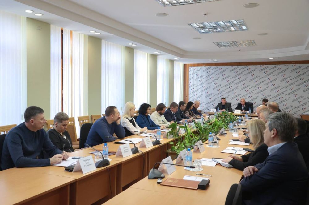 Василий Рогатин: Потребность в кадрах в АПК Крыма к 2030 году составит порядка 1700 сотрудников Василий Рогатин: Потребность в кадрах в АПК Крыма к 2030 году составит порядка 1700 сотрудников