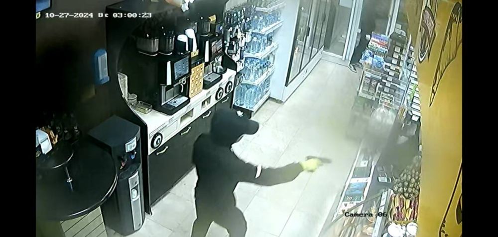 В Симферопольском районе двое мужчин пытались ограбить АЗС В Симферопольском районе двое мужчин пытались ограбить АЗС